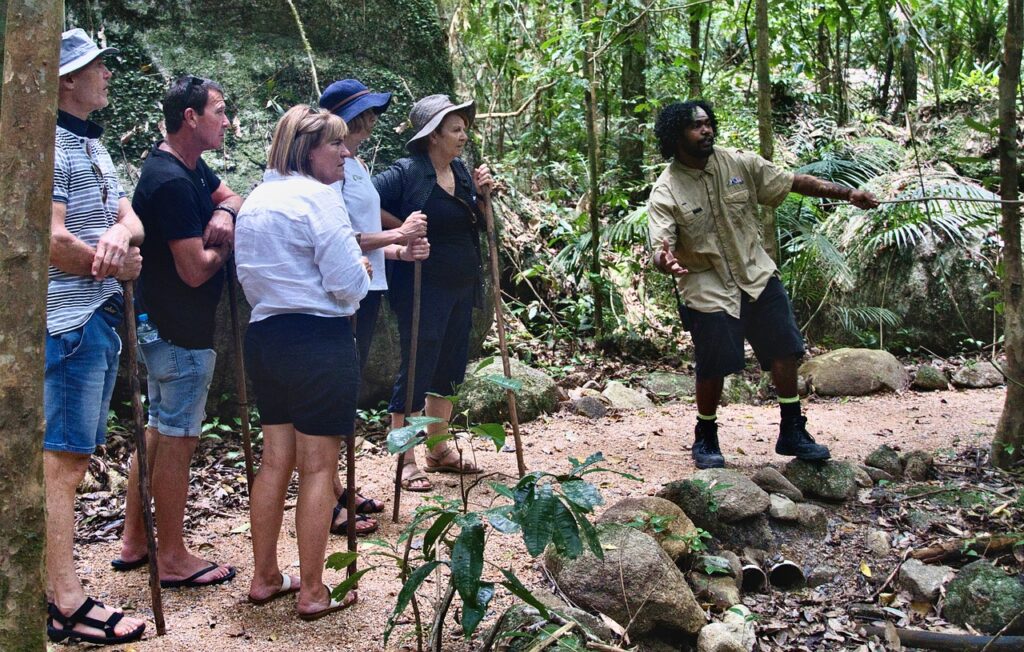 tour guide, demonstrator, nature, travel, trip, tour guide, tour guide, tour guide, tour guide, tour guide